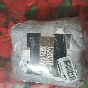 Glow in The Dark Blanket Stars and Moon Bedroom Decor -  Throw 50"x60" NWT